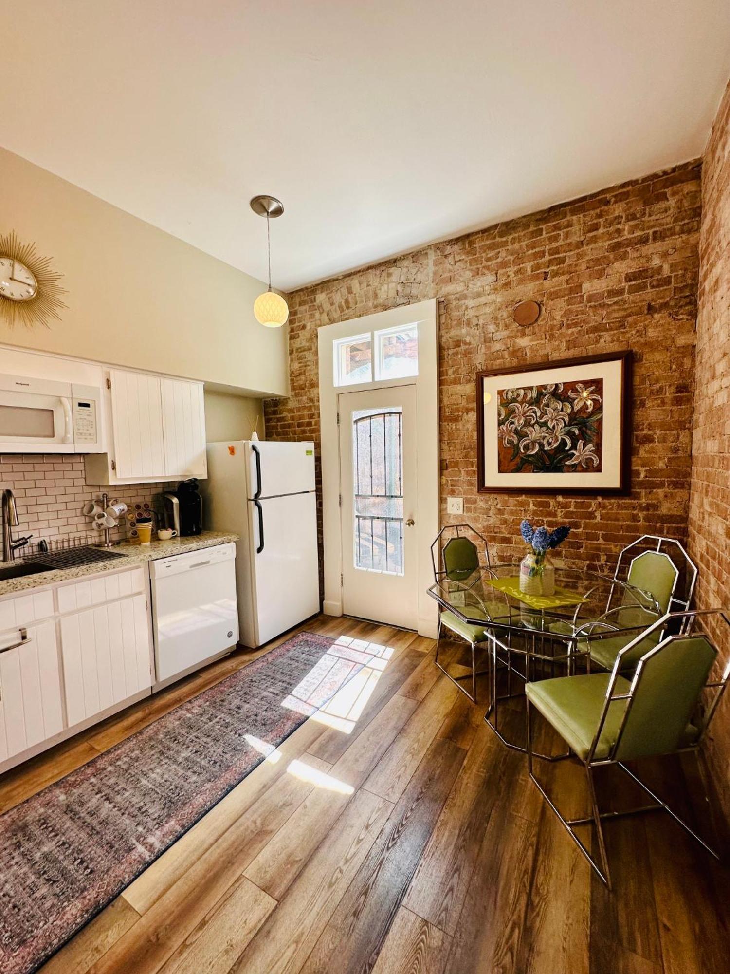 Bisbee Brownstone Suites Exterior foto