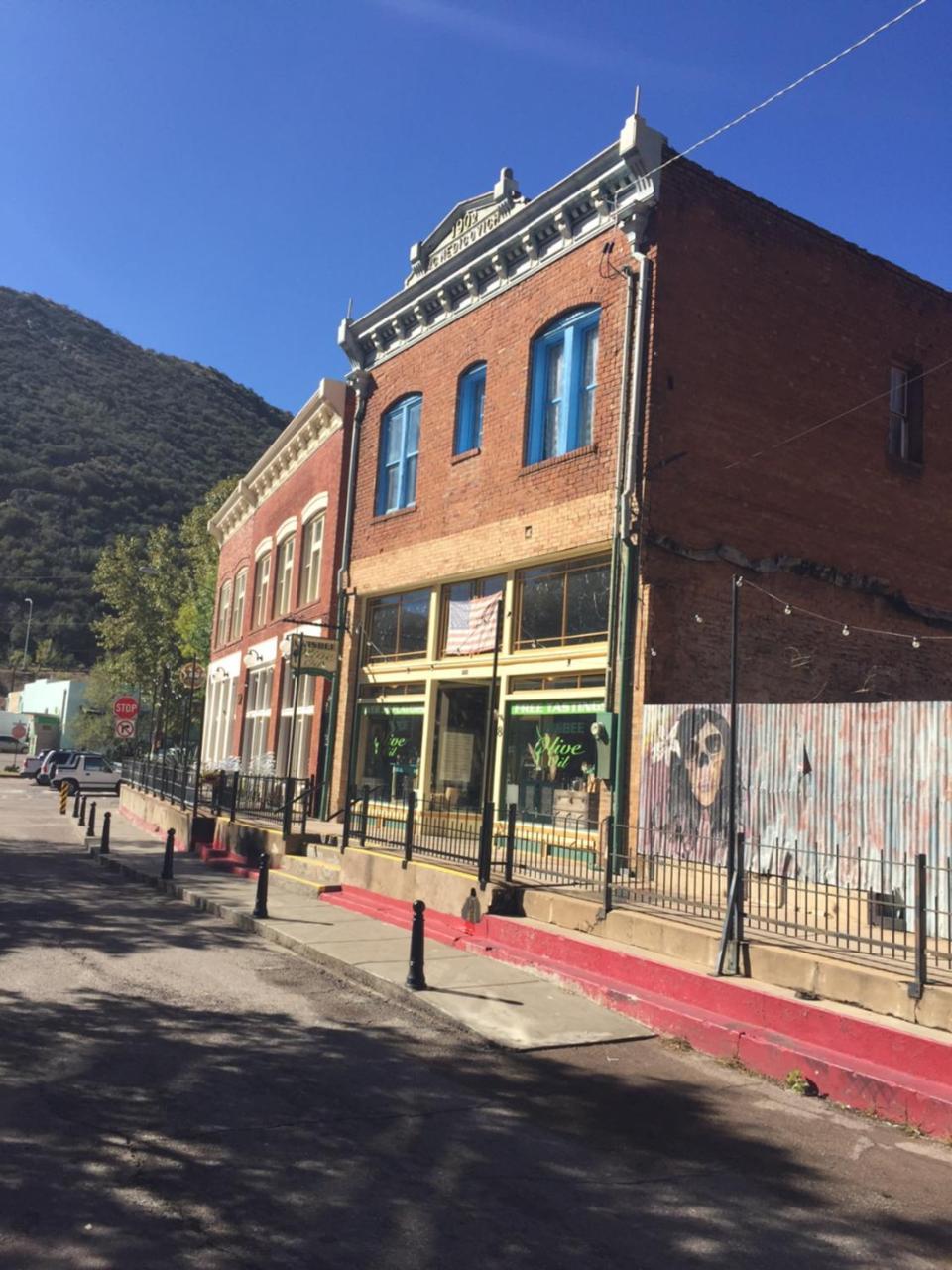 Bisbee Brownstone Suites Exterior foto