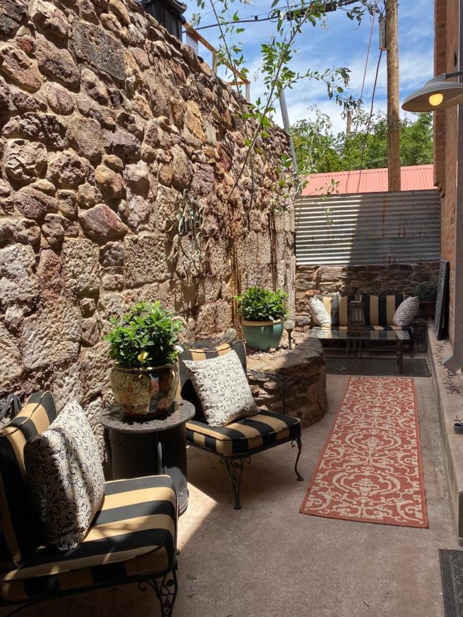 Bisbee Brownstone Suites Exterior foto
